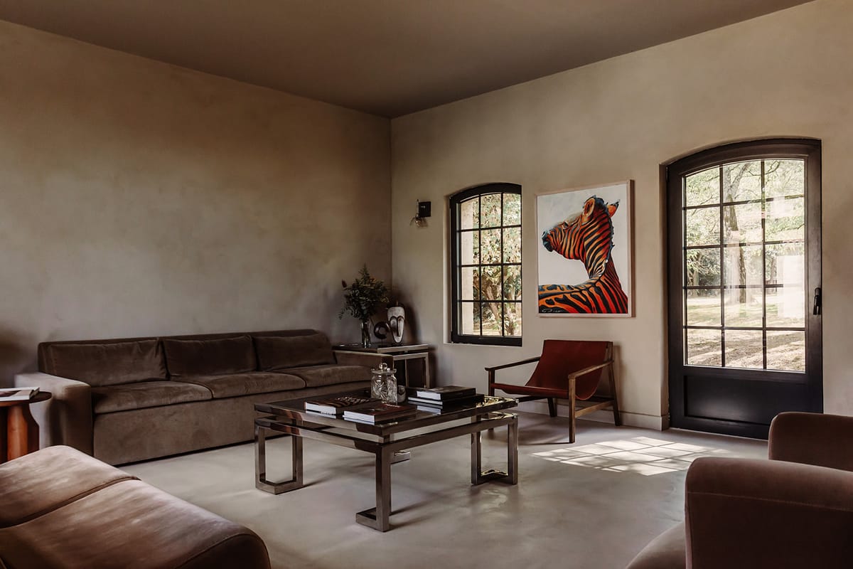 Château de Beaulieu — Living room / salon #1 (zebra painting)