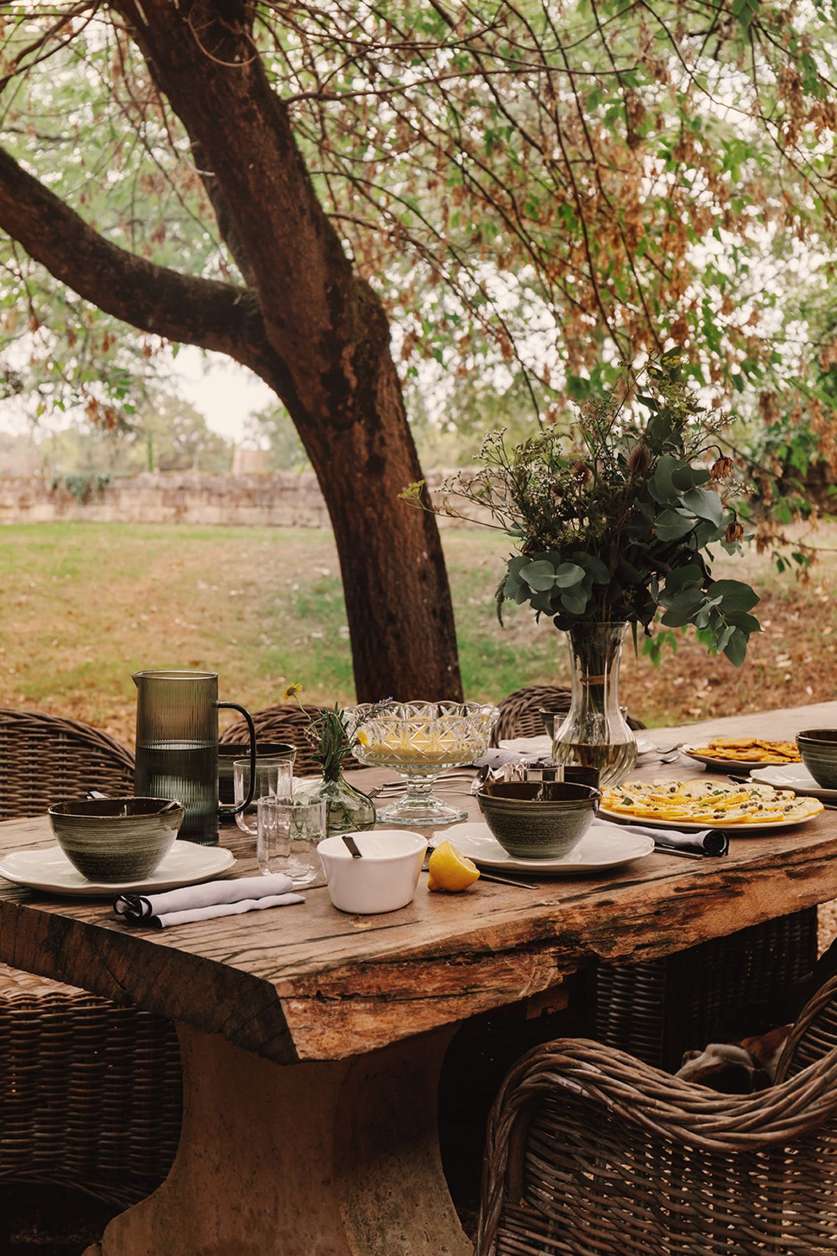 Château de Beaulieu — Outdoor breakfast dining