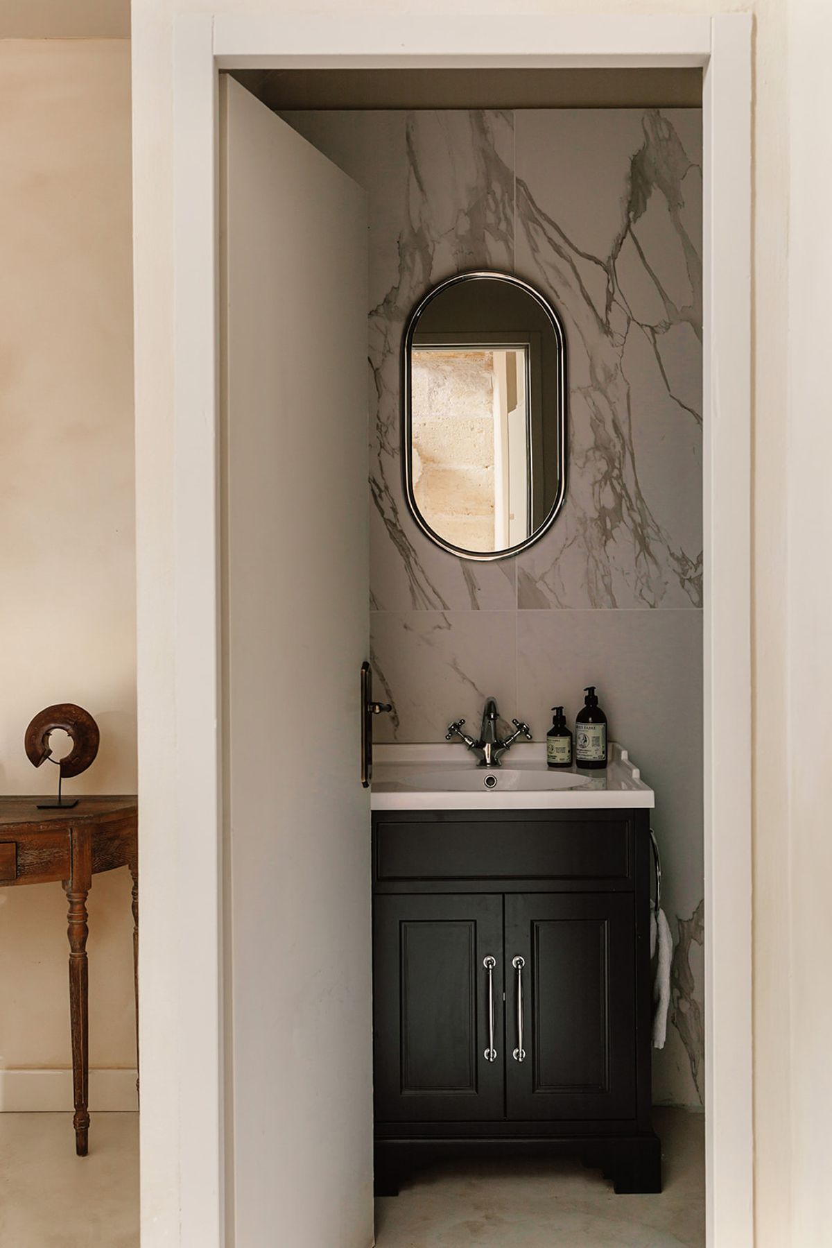 Château de Beaulieu — Powder room, secondary