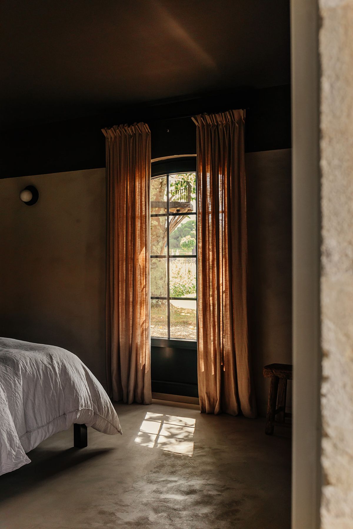 Château de Beaulieu — Primary bedroom, foot of bed