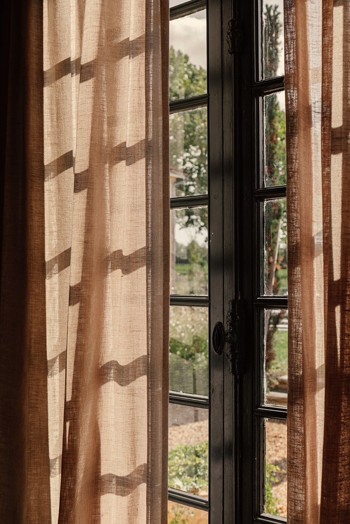 Château de Beaulieu — Window / curtain detail