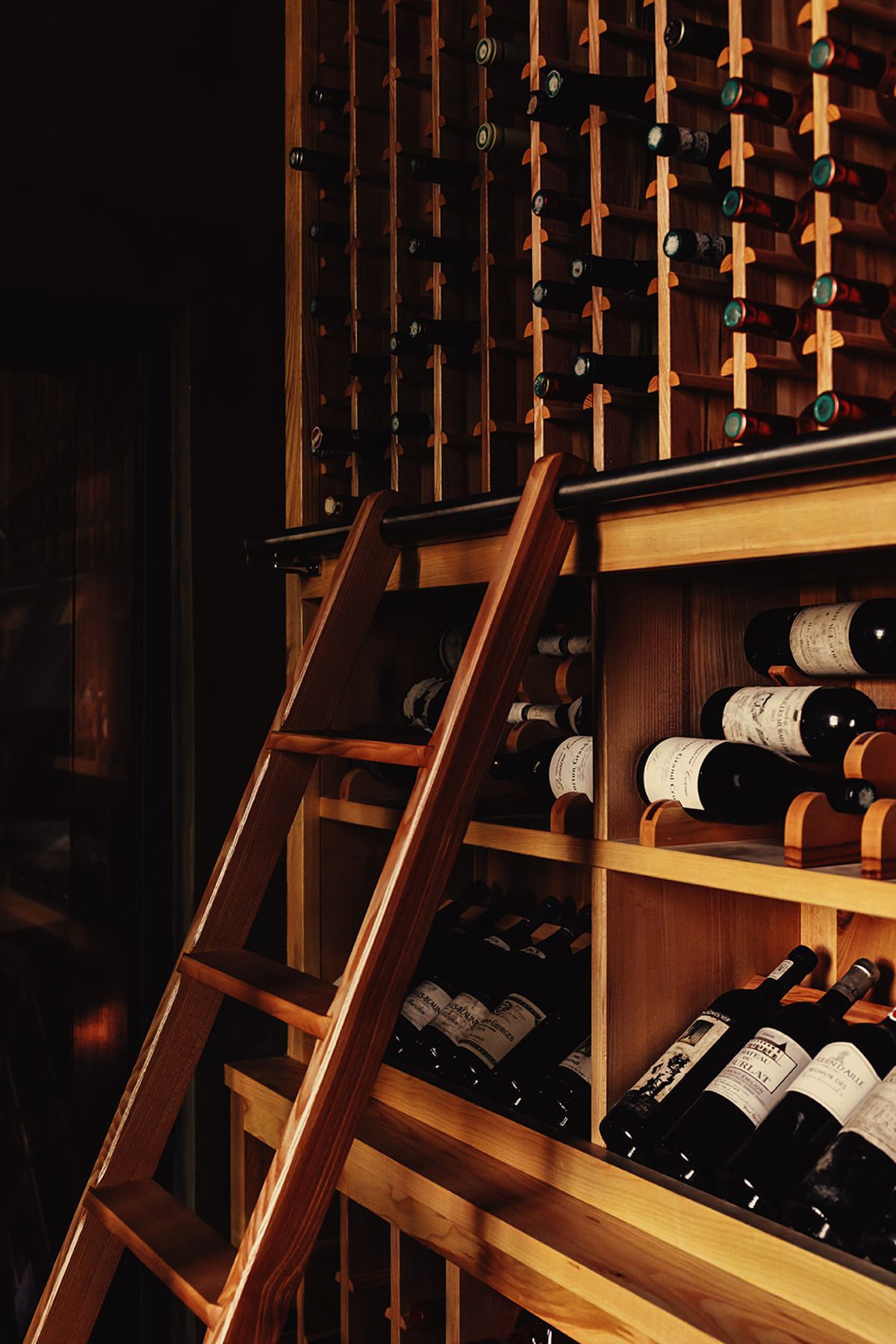 Château de Beaulieu — Wine cellar — ladder detail