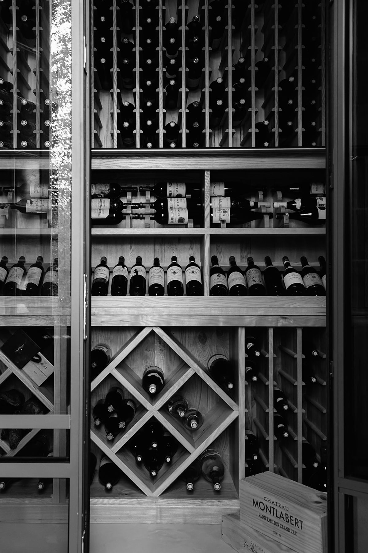 Château de Beaulieu — Wine cellar — racks detail