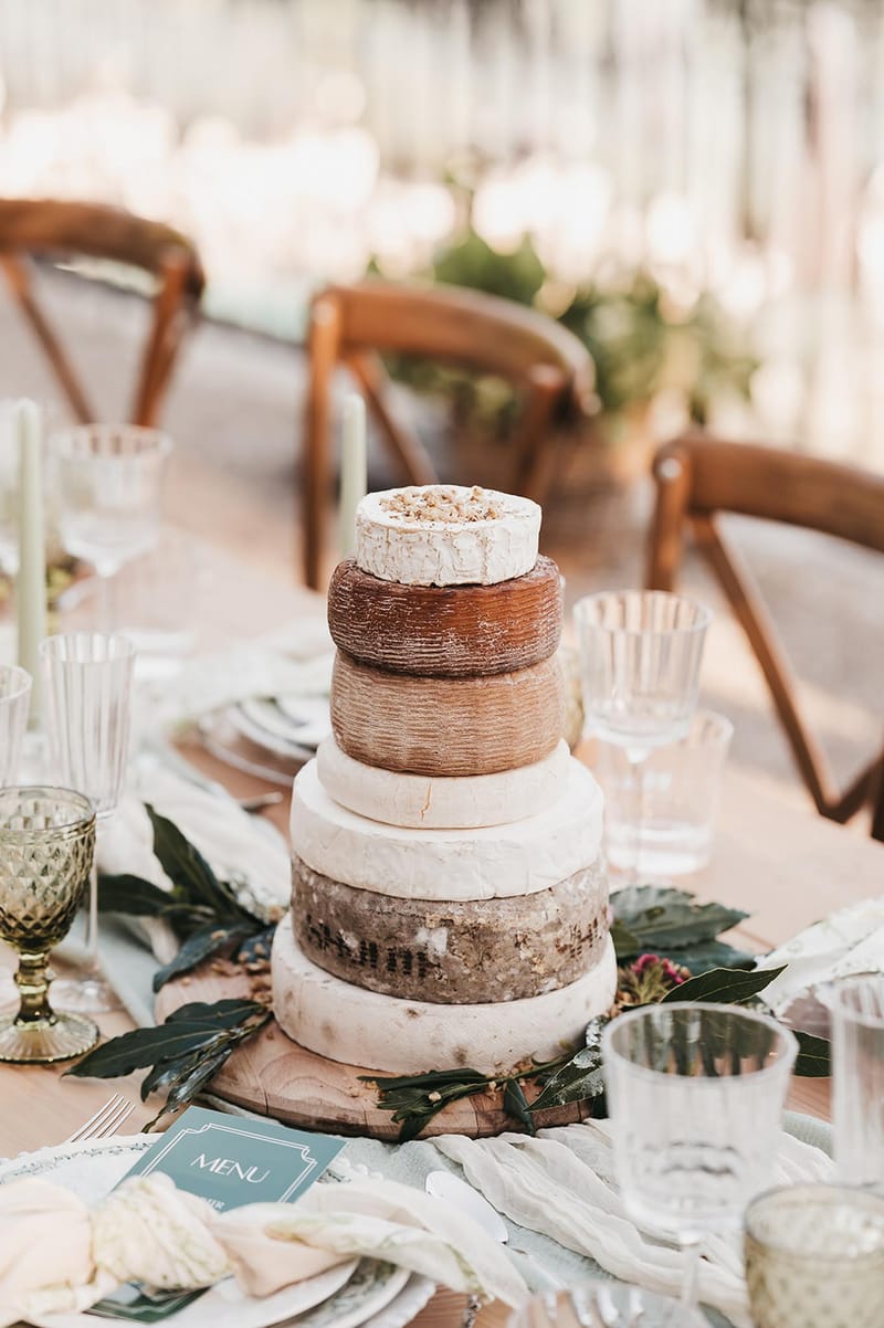 Wedding reception table setting