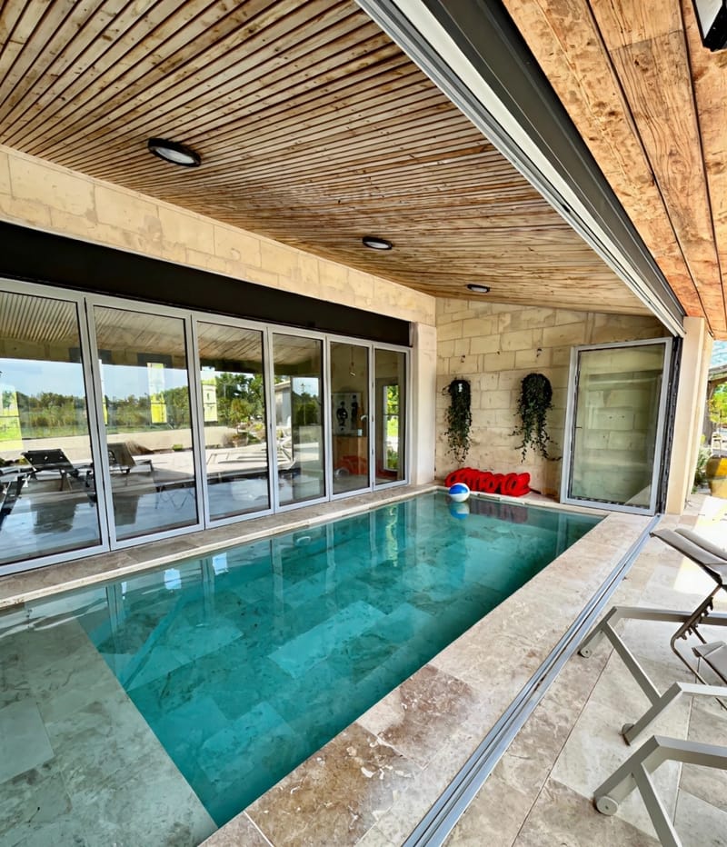 Domaine de la Rose Blanche ceremony decorations detail