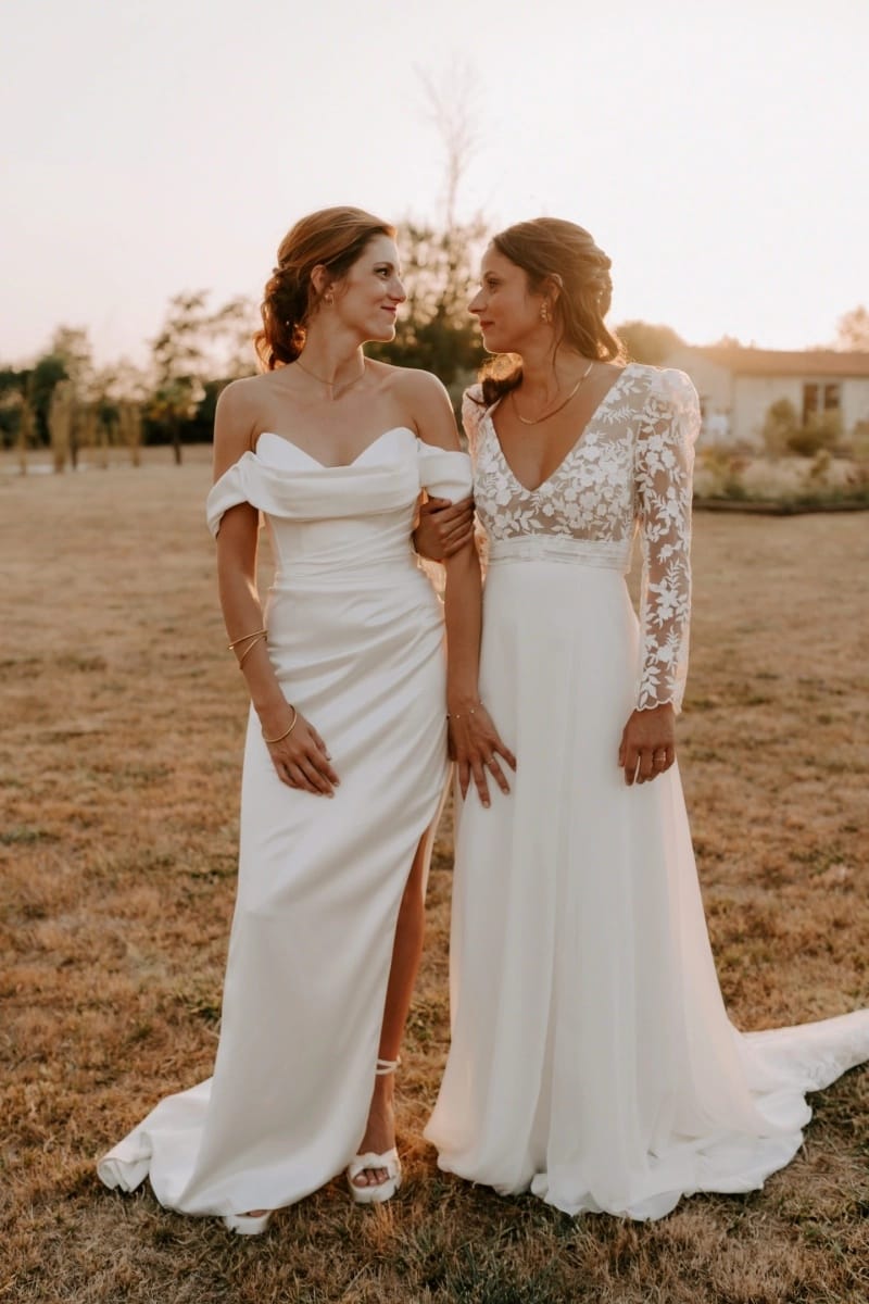 Domaine de la Rose Blanche swimming pool and loungers