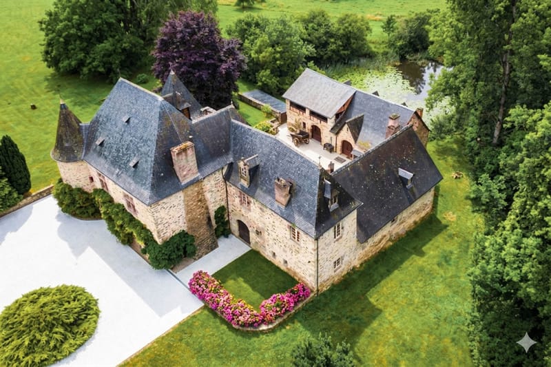 Chateau Eyparsac wedding venue in the Corrèze, France