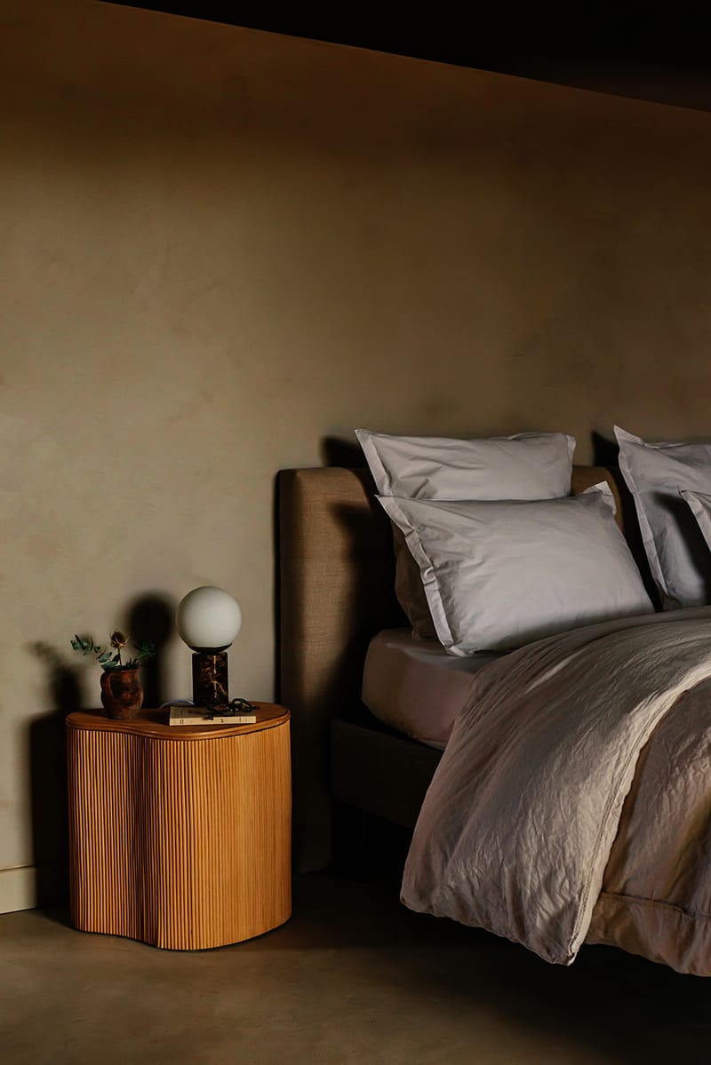 Château de Beaulieu — Bedroom, nightstand detail