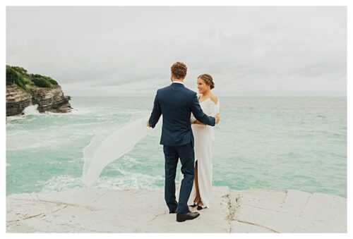 Newlywed couple shoot windy