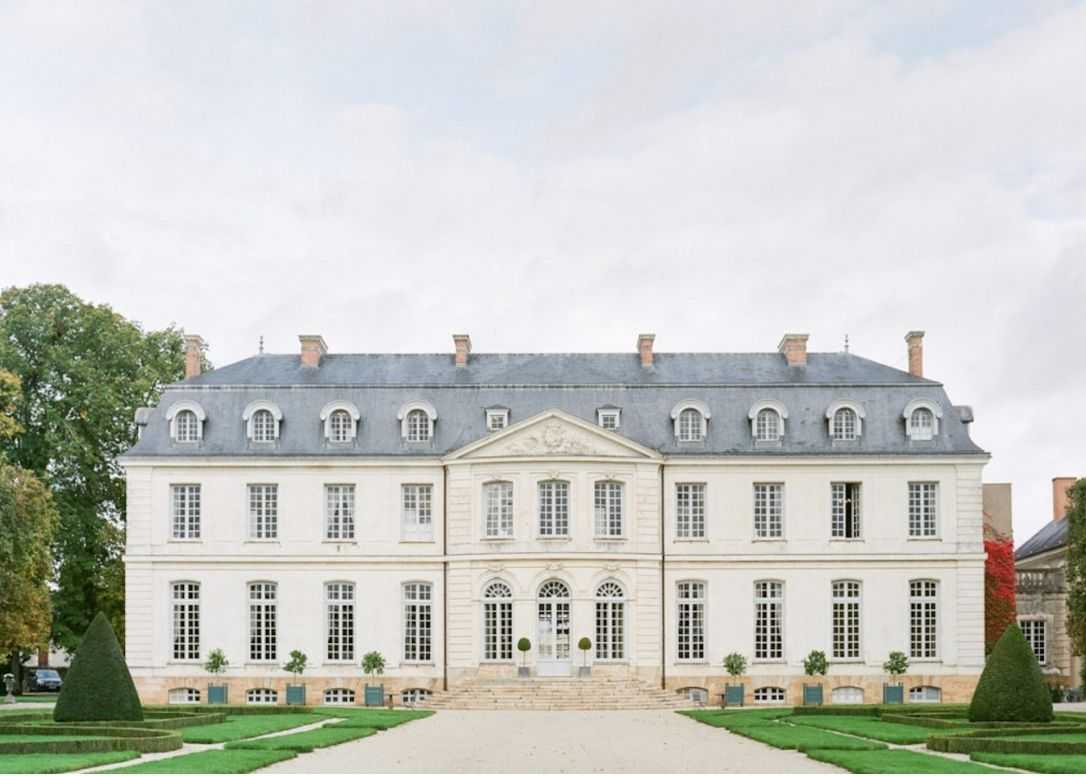 french wedding venue paris chateau du grand luce