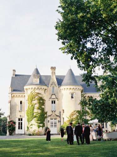 chateau le petit verdu x sarah lord photographer french wedding style 28