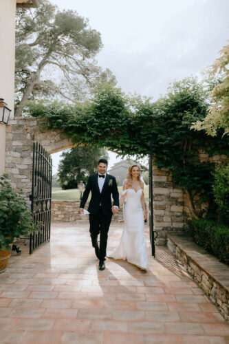 chateau les crostes lola gilbert photography french wedding style 12