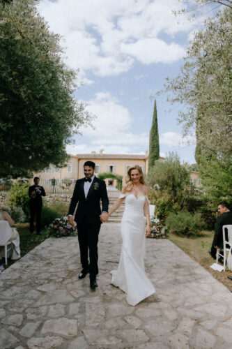 chateau les crostes lola gilbert photography french wedding style 25