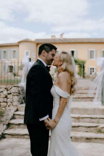 chateau les crostes lola gilbert photography french wedding style 28