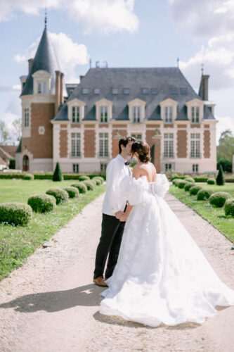 chateau de bonaventure lina raziq photographer french wedding style 40