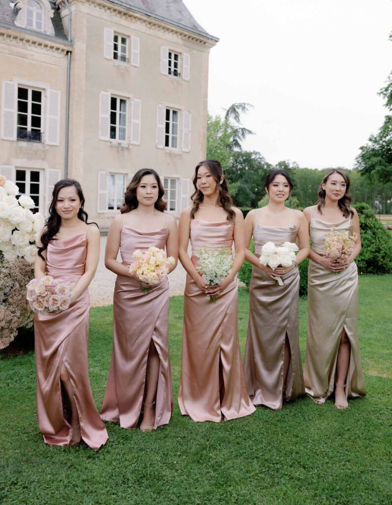 mismatched bridemaids bouquets