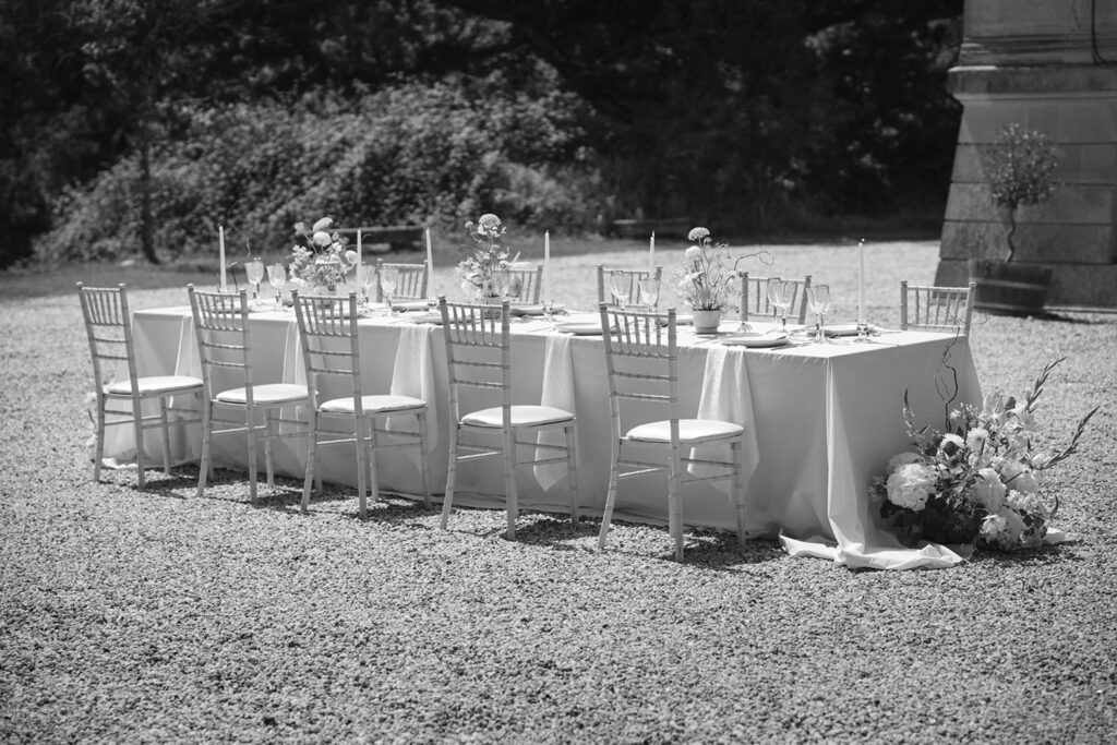 de la valouze a.bukowska intimate reception table black white photo