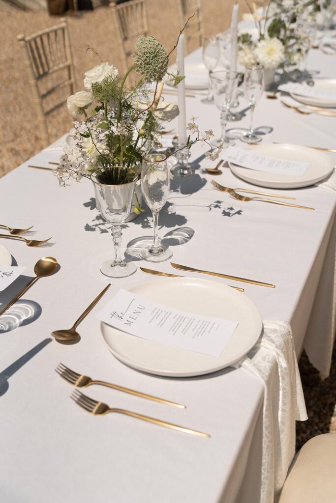 de la valouze a.bukowska white ivory reception table wild flower