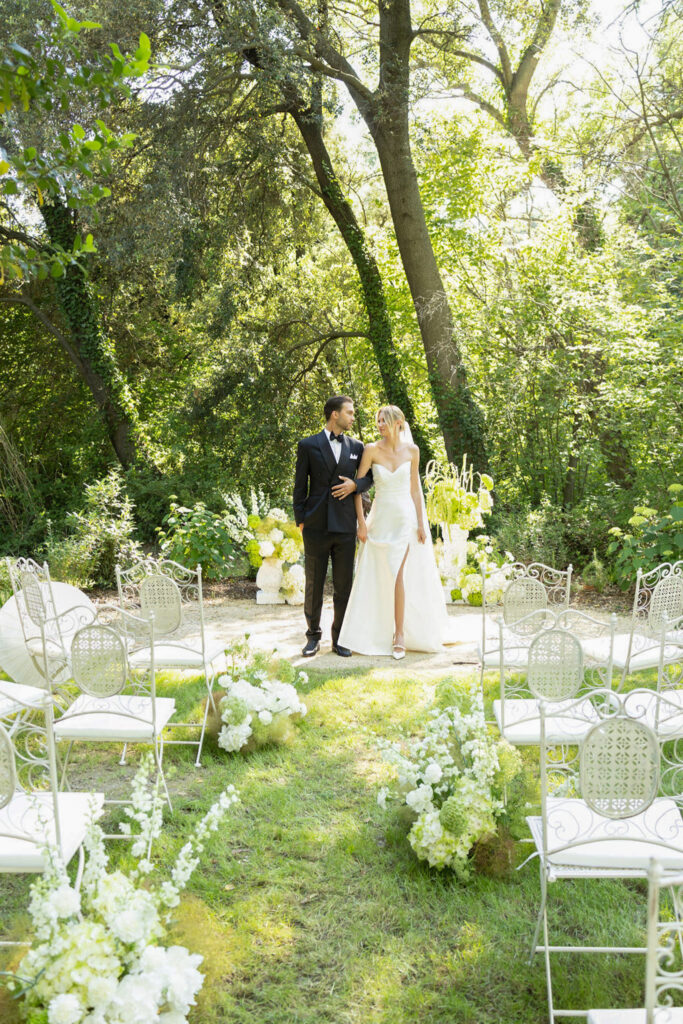 domaine de lamanon ivory romance roxane nicolas french wedding style bride groom garden ceremony white and green