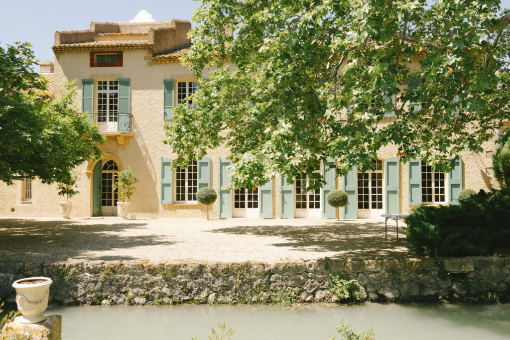 domaine de lamanon ivory romance roxane nicolas french wedding style chateau big windows green tree