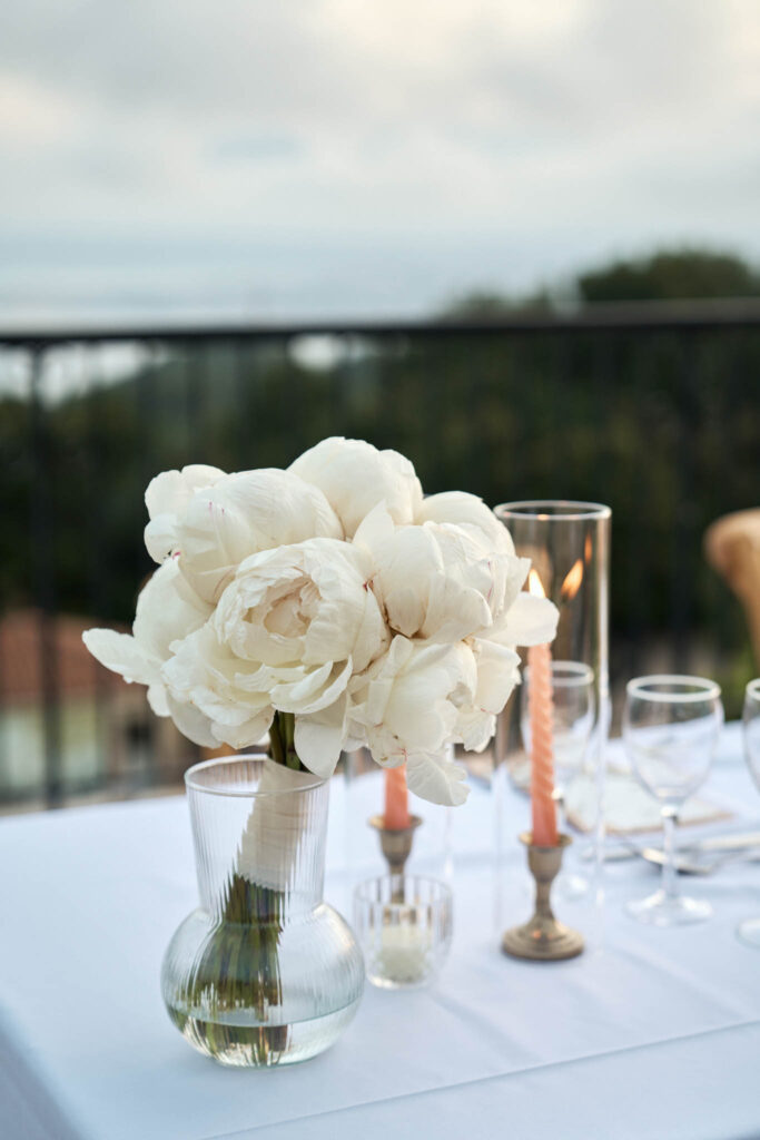 domaine du mont leuze vadim fasij french wedding style white flower table centerpiece