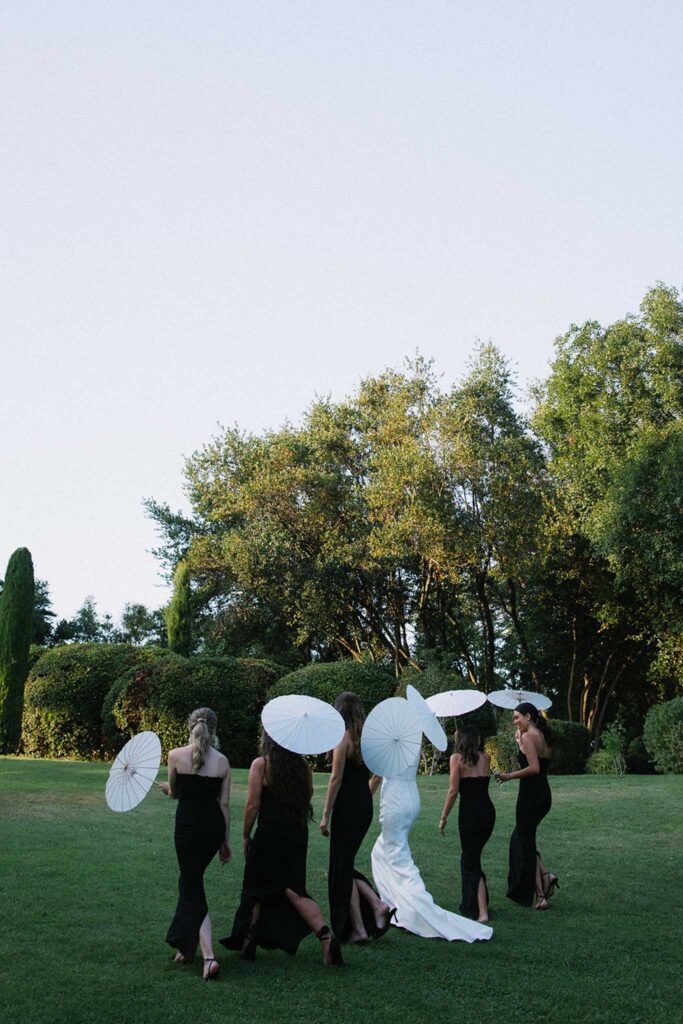 fontarech coveproduction bride bridesmaid black dresses white umbrella