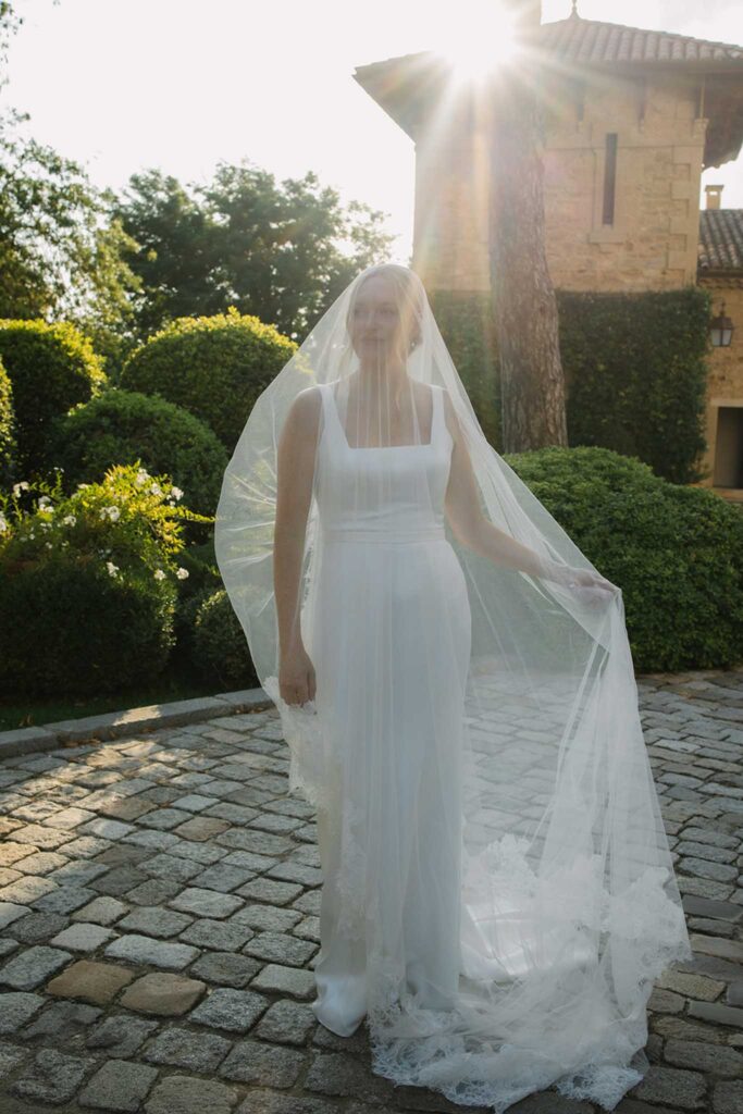 fontarech coveproduction bride veil on sunset garden