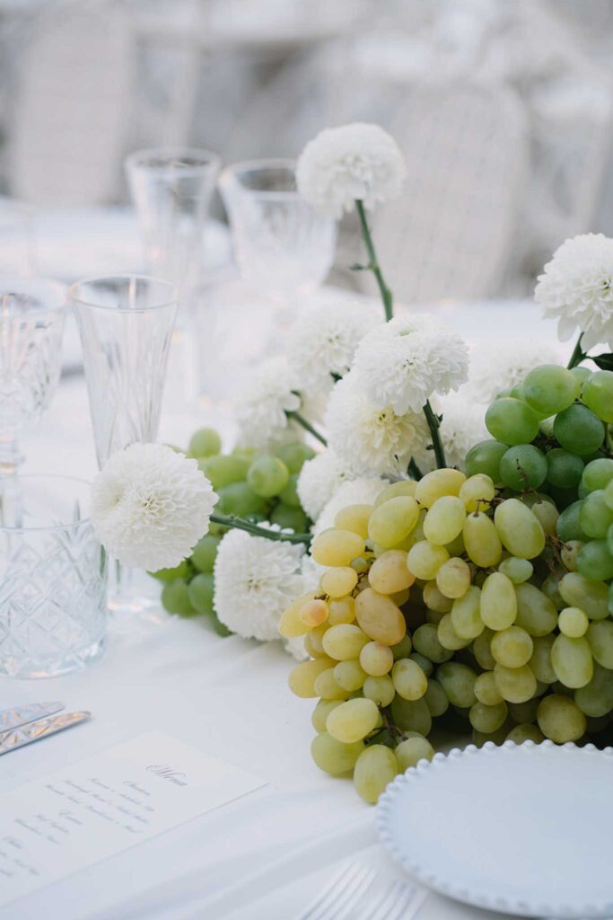 fontarech coveproduction green grapes white flowers reception table