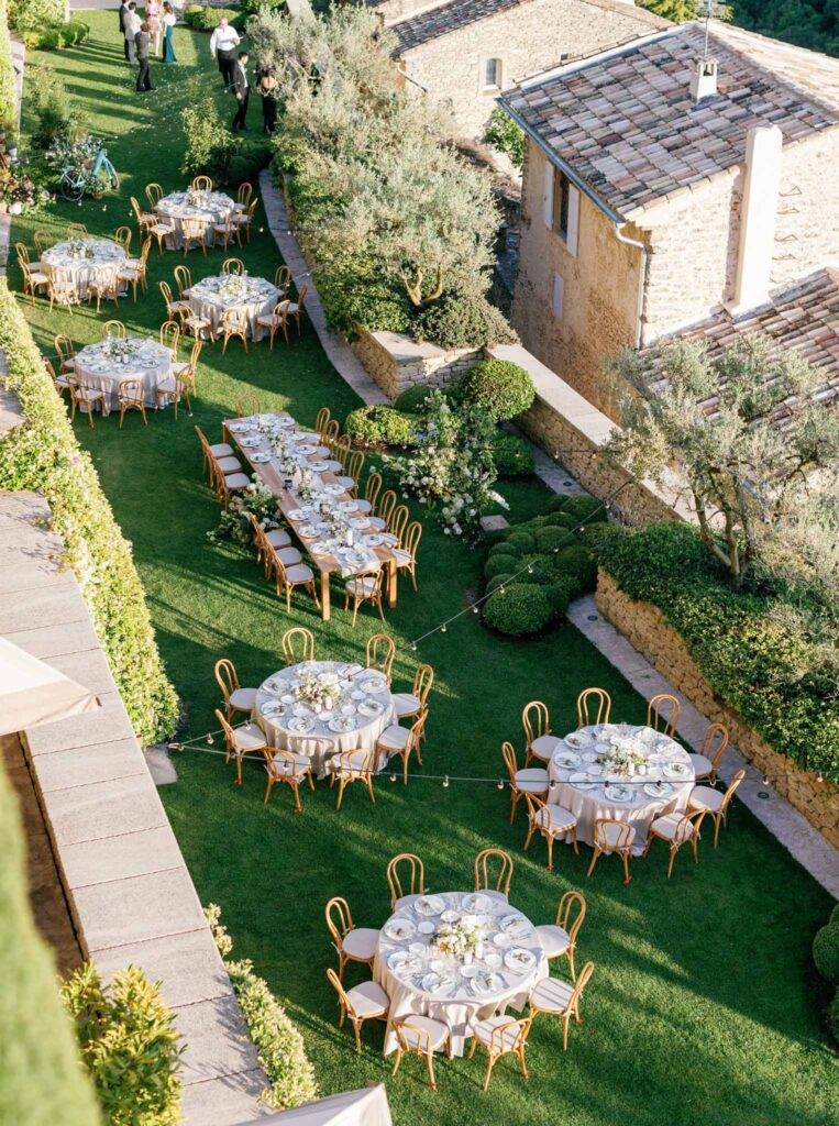 Bastide de Gorde Despinoy aerial shot round tables garden reception