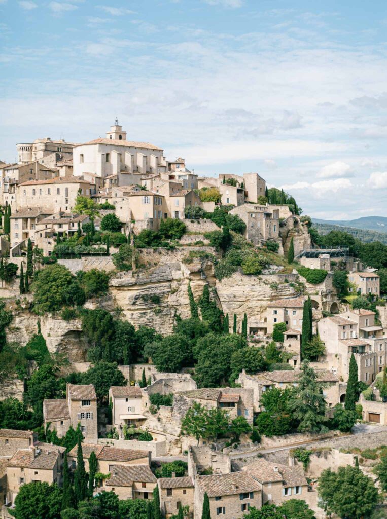 Bastide de Gorde Despinoy mountain building old greece inspired greens