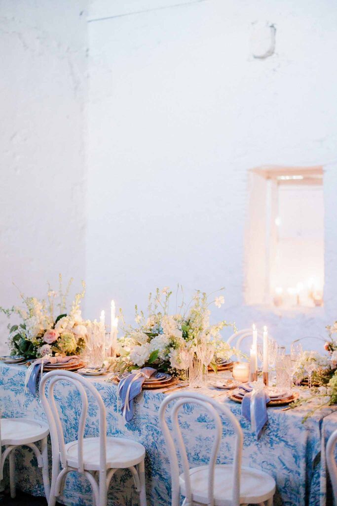 Trieux M.Mann blue table cloth reception candle light