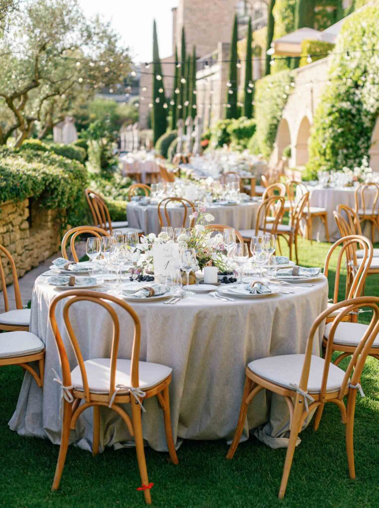 airelles gordes wedding despinoy french planner 17