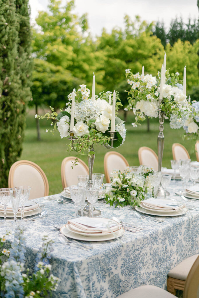 toile de jouy table cloth wedding table