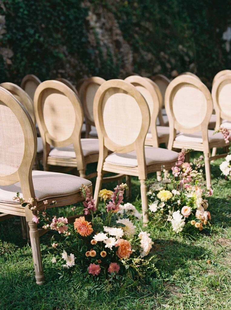 de Jalesne S.Lord round wood ceremony chairs