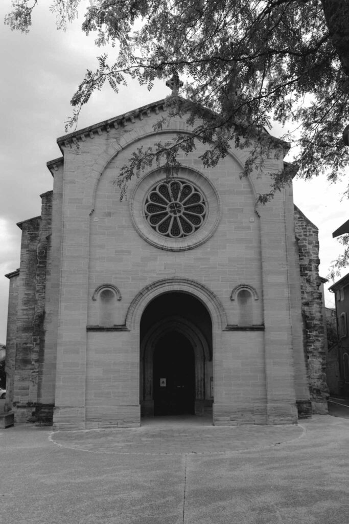 Chateau de Martinay Despinoy Wedding old church outside shot black white photo