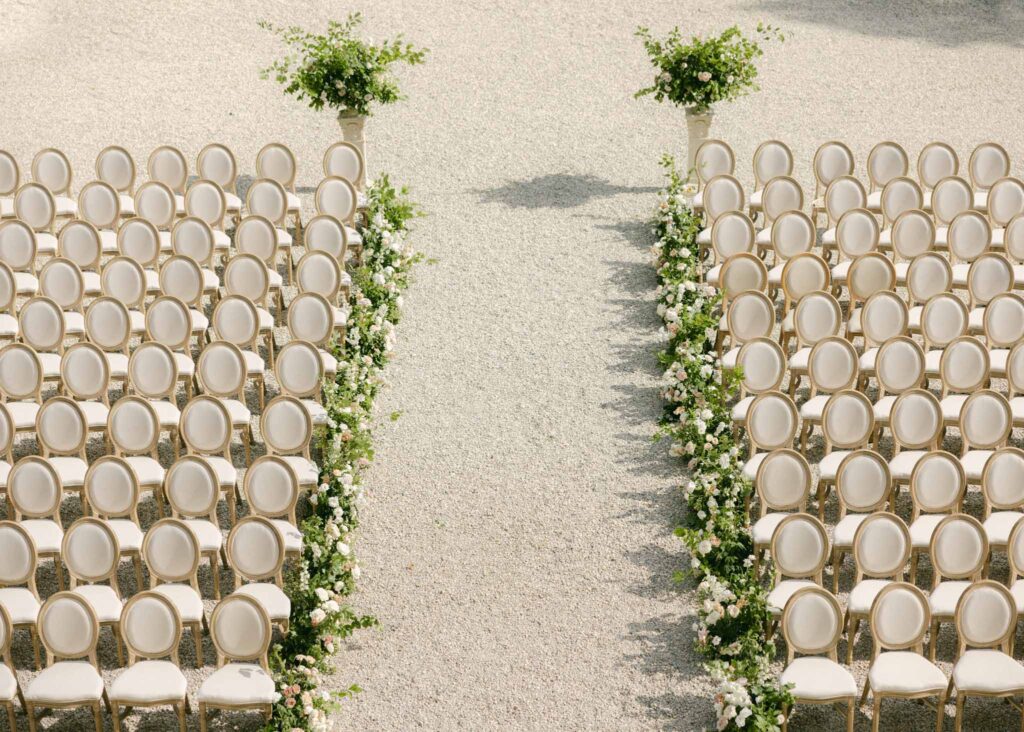 Chateau de Saint-Martin du Tertre ceremony aisle