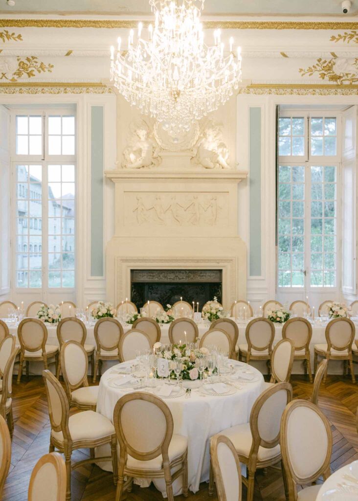 Chateau de Saint-Martin du Tertre tablescape