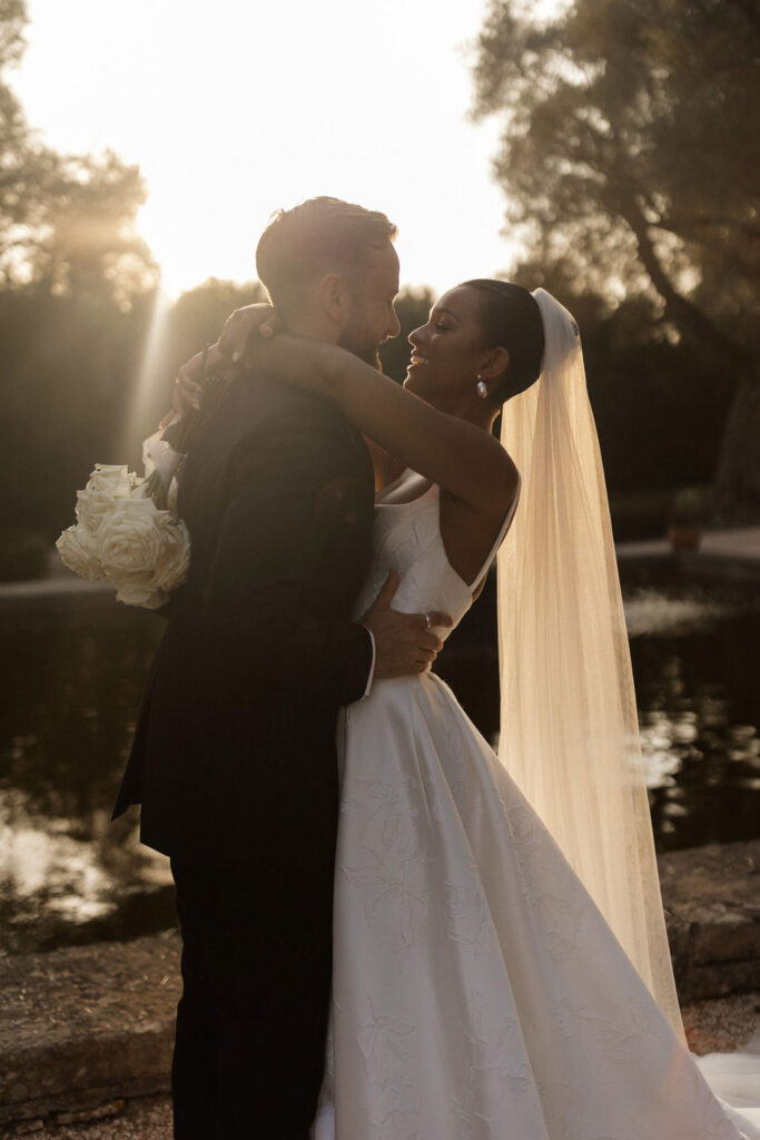 Bastide du Roy J.Jellet bride groom almost kissing sunset