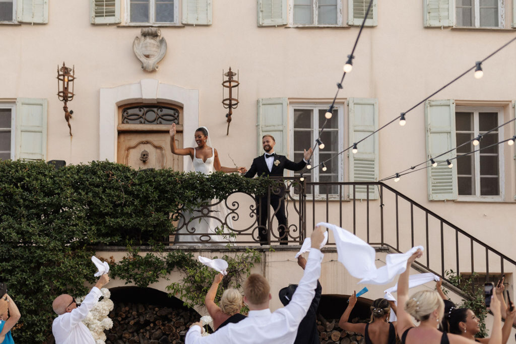 Bastide du Roy J.Jellet bride groom reception entrance