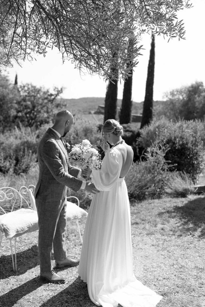 Clos d Hullias Ozaria bride groom candid shot black white photo