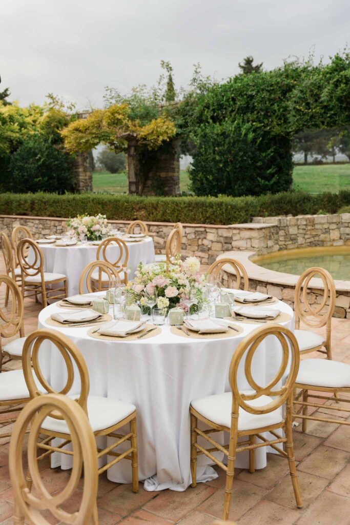 lesCrostes Ingrid round table wood circular chairs reception area