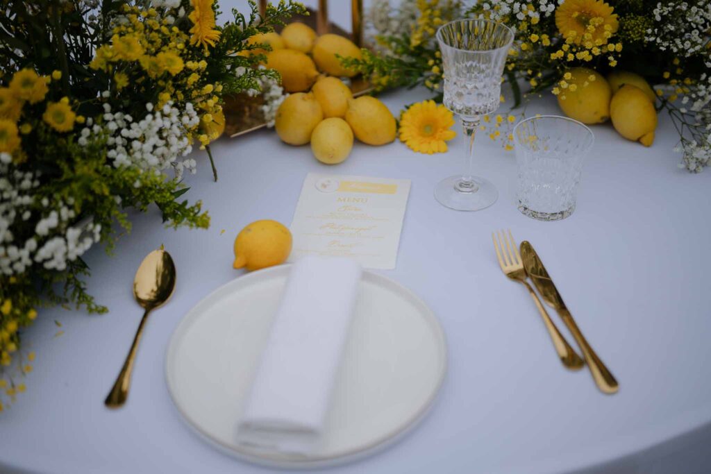 Prunay Theatre of Real Life n.reznik detail shot reception table lemons yellow flower decors menu card