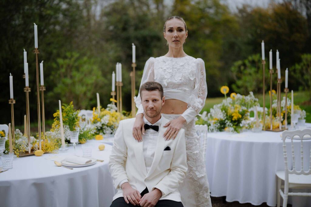 Prunay Theatre of Real Life n.reznik groom sitting bride standing reception area background