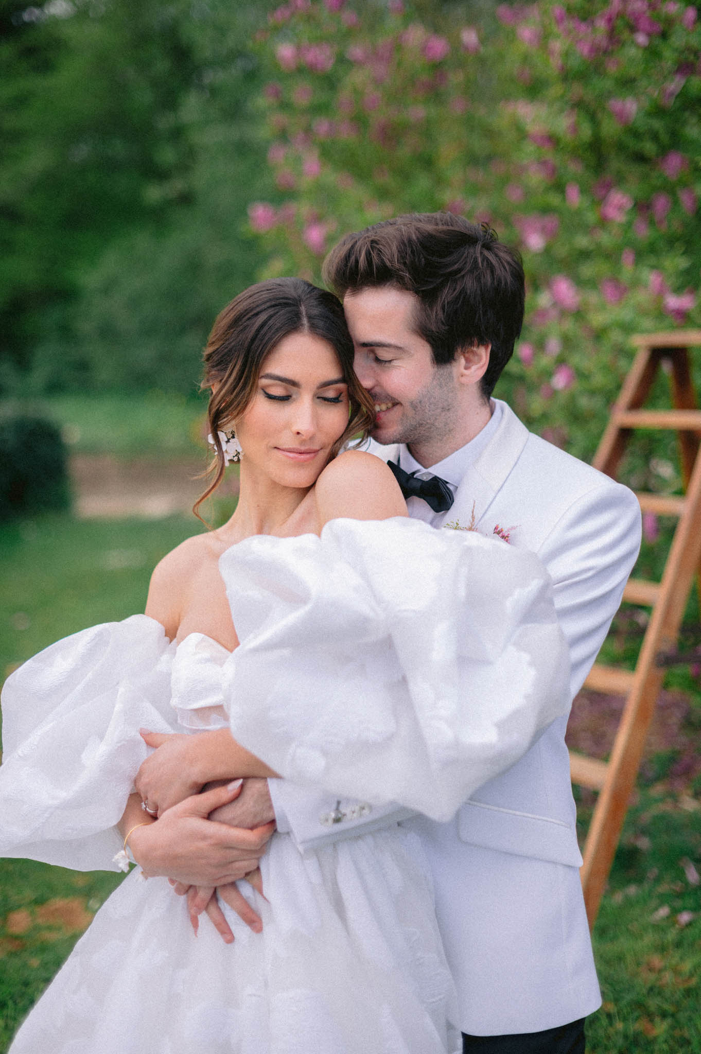 chateau de bonaventure lina raziq photographer french wedding style 27